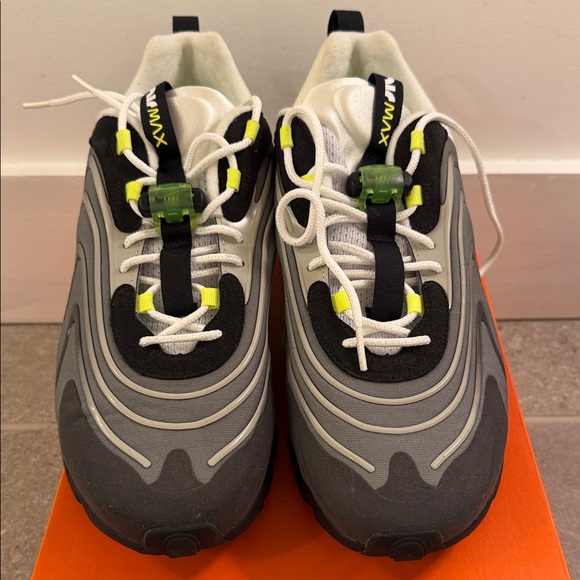 Nike Mens Air max 270 react Black and Lime Sneakers. Size 12.5 - Picture 2 of 9